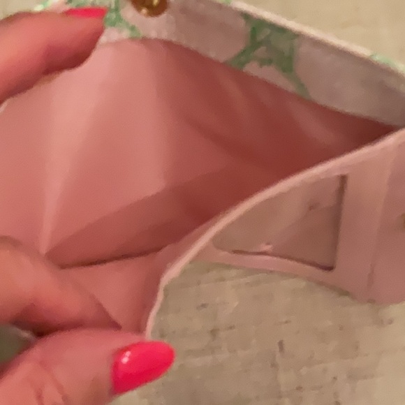 Lilly Pulitzer White and Green Card Holder with Pearl Chain, Key Holder - Picture 7 of 9